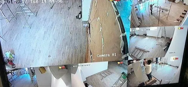 La obra vista desde el grabador, con las cámaras recién instaladas