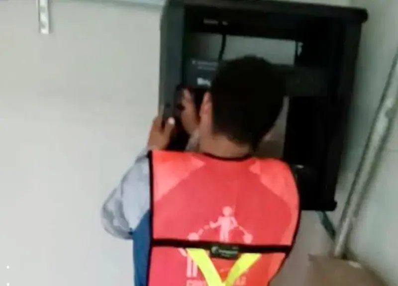 Armado del distribuidor óptico en muro